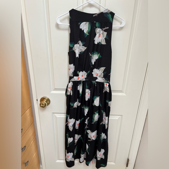 Banana Republic Sleeveless Magnlia Wrap Dress Size 8 NWT - Picture 4 of 9